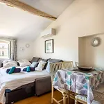 6 - Charming Studio,heart Old Town, Walk