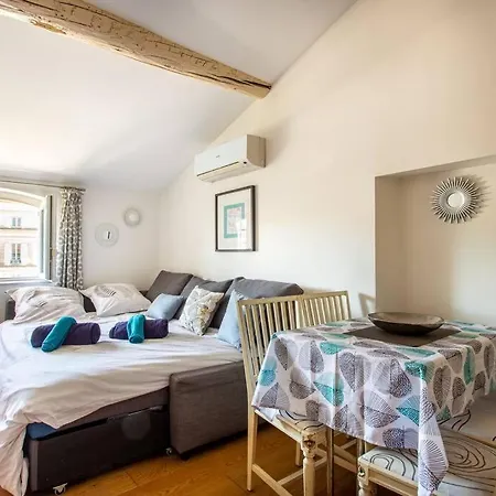 6 - Charming Studio,heart Old Town, Walk